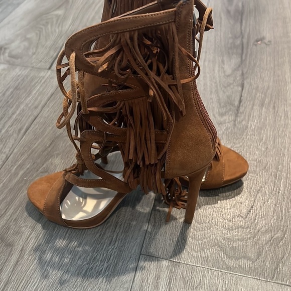Guess Fringe Heels in Brown size 6M - Picture 4 of 7